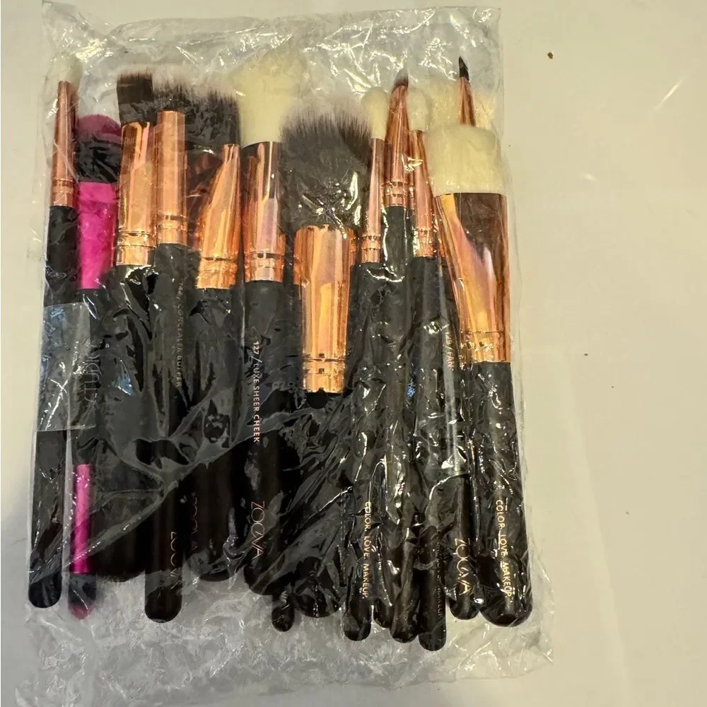 Mixed make-up brushes #16